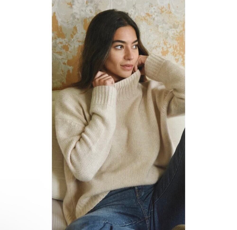 Beachwood Cashmere Carmel Sweater Size M/L